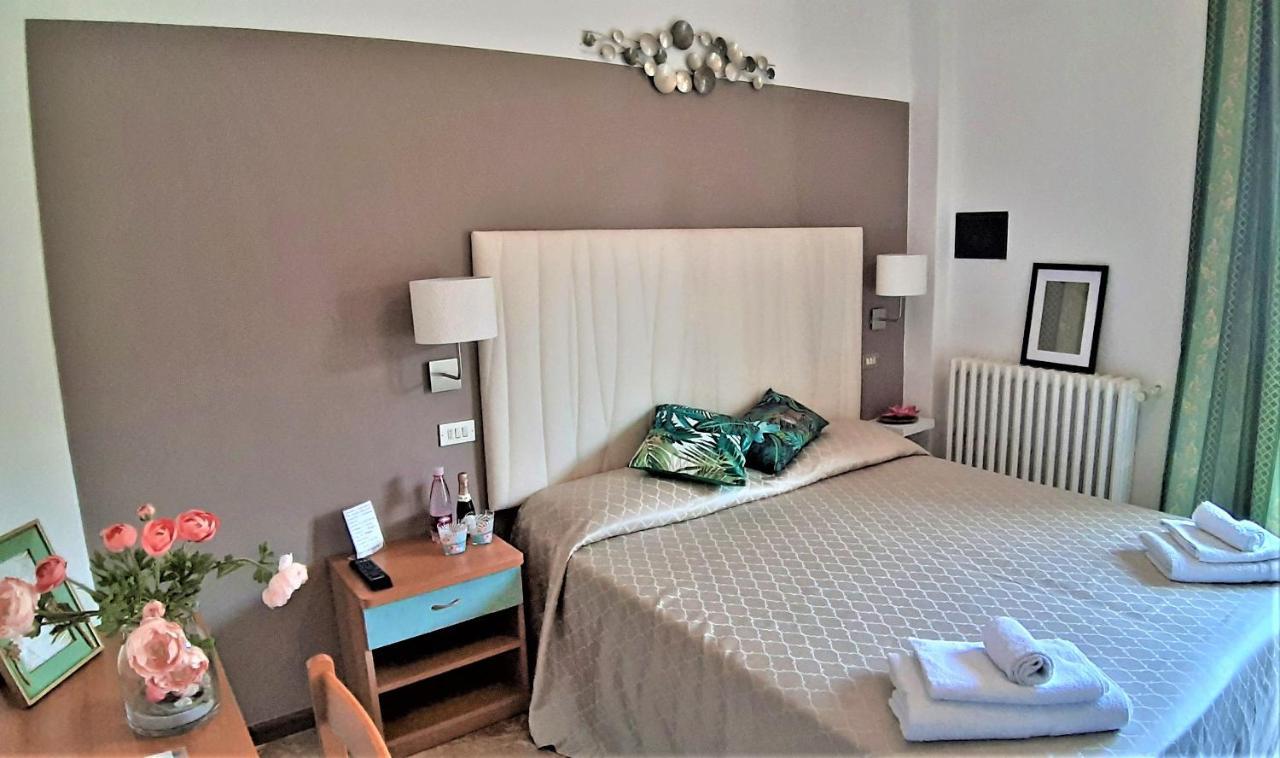 Hotel Eugenio Rimini Zewnętrze zdjęcie